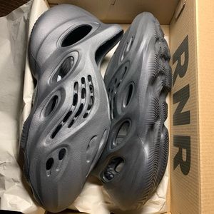 Yeezy foam runner-onyx